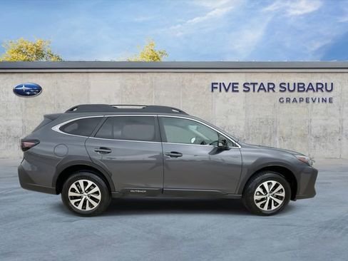 Used 2025 Subaru Outback Premium AWD/4WD image 9