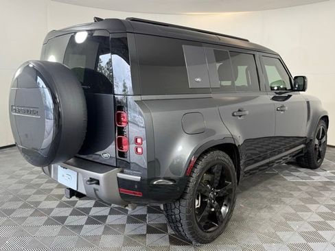 Used 2022 Land Rover Defender 110 X-Dynamic SE image 8