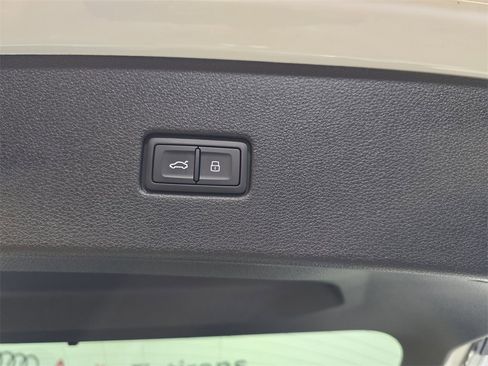 New 2025 Audi Q8 Premium Plus image 12