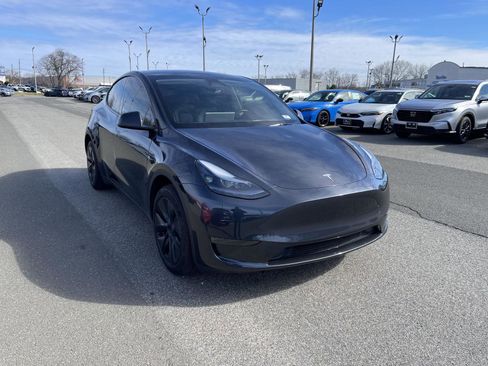 Used 2025 Tesla Model Y Long Range image 1