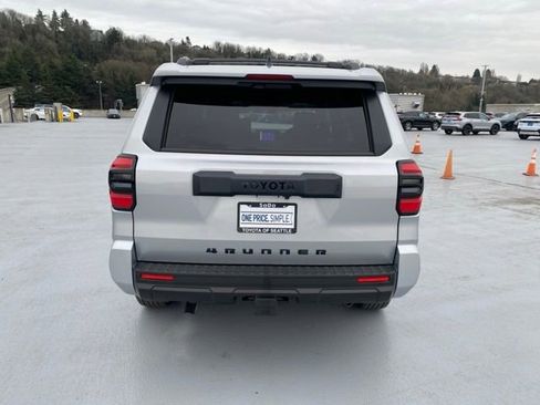New 2026 Toyota 4Runner SR5 image 9