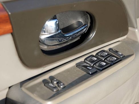 Used 2004 GMC Envoy SLT image 60