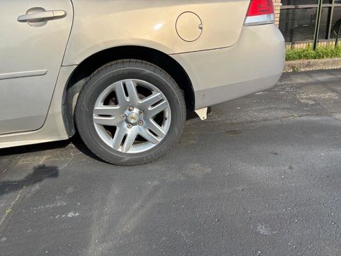 Used 2010 Chevrolet Impala LT FWD image 9