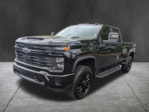 Used 2025 Chevrolet Silverado 2500 Custom w/ Custom Value Package AWD/4WD image 7