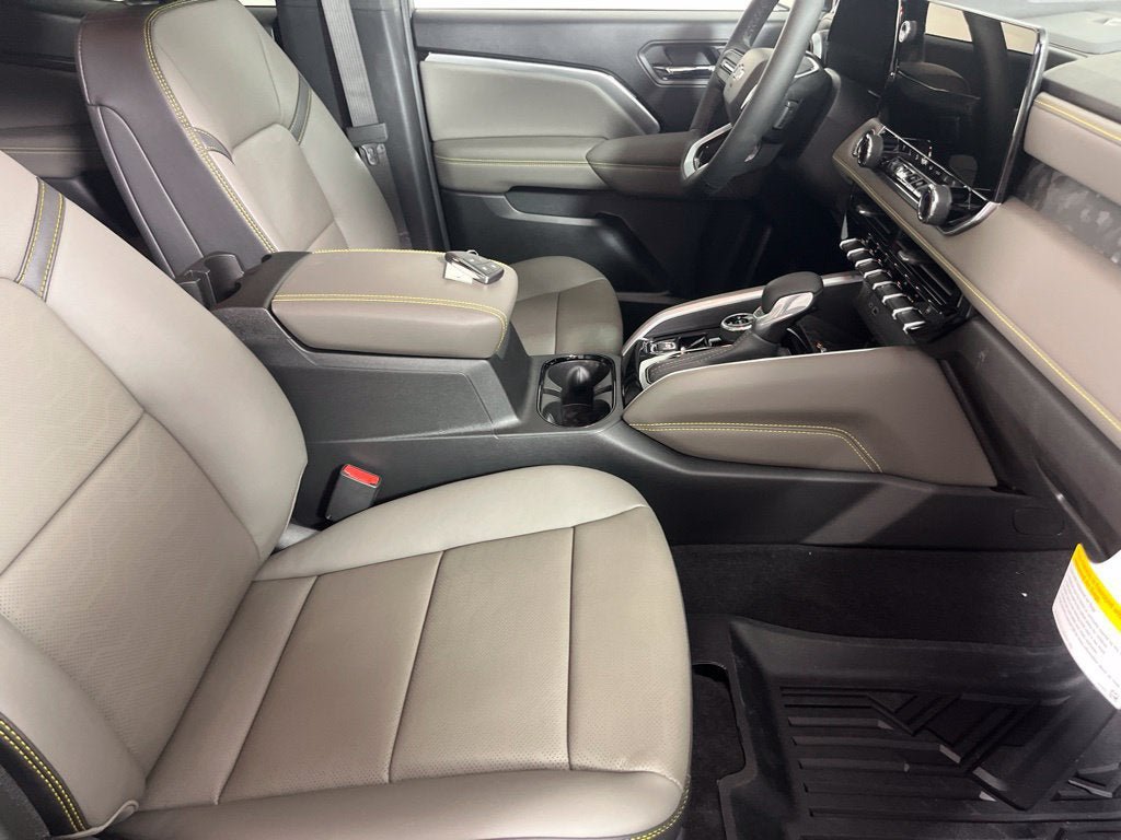 New 2026 Chevrolet Colorado ZR2 w/ Technology Package AWD/4WD image 8