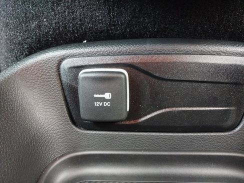 New 2026 Chrysler Voyager LX image 17