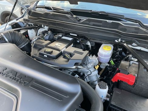 Used 2024 RAM 2500 Laramie image 25