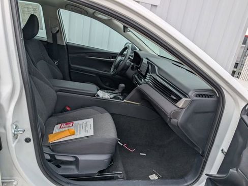 Used 2025 Toyota Camry LE image 23