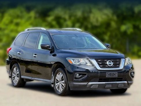 Used 2017 Nissan Pathfinder SV FWD image 1