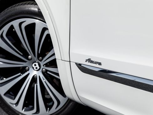 Certified 2023 Bentley Bentayga AWD/4WD image 15