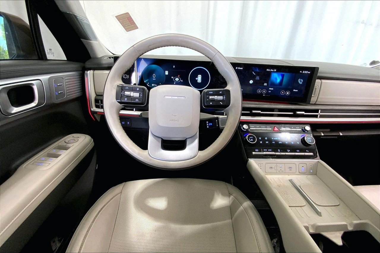 Used 2024 Hyundai Santa Fe Calligraphy FWD image 14