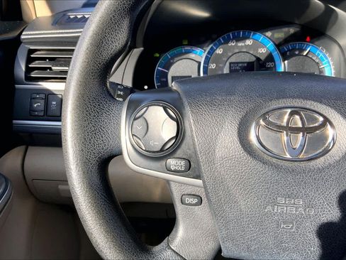 Used 2012 Toyota Camry LE image 22