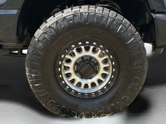 Used 2024 Ford F350 Platinum w/ Tremor Off-Road Package AWD/4WD image 28