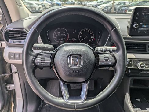 Used 2024 Honda Pilot Touring image 14