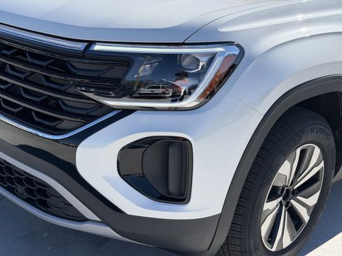 New 2026 Volkswagen Atlas Cross Sport SE image 7