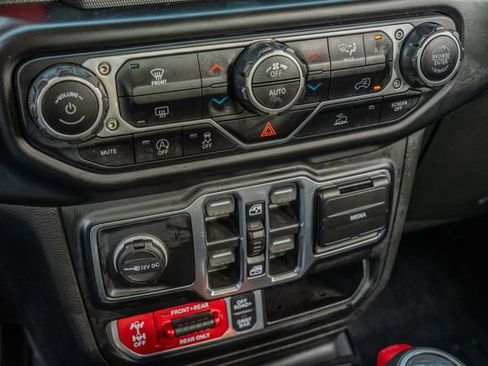 Used 2021 Jeep Gladiator Rubicon image 30