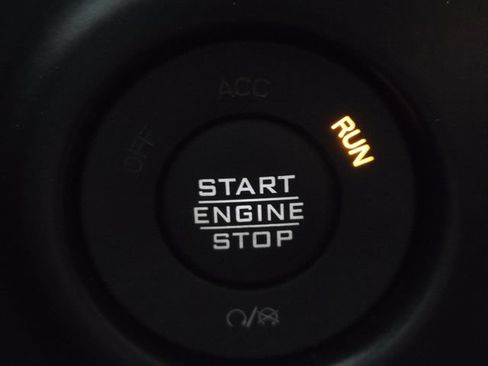 Used 2020 Jeep Wrangler Unlimited Sahara AWD/4WD image 32