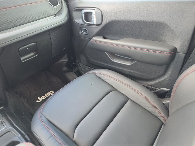 Used 2026 Jeep Wrangler Unlimited Rubicon AWD/4WD image 22