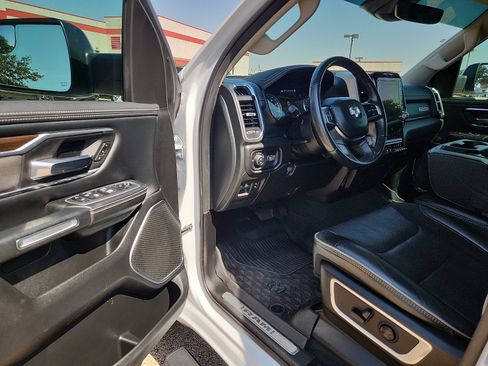 Used 2022 RAM 1500 Laramie AWD/4WD image 14