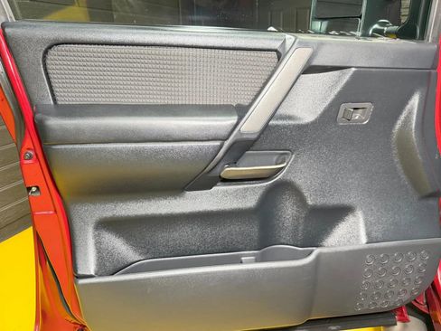 Used 2014 Nissan Titan SV w/ SV Premium Utility Package image 23