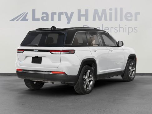 Used 2023 Jeep Grand Cherokee Trailhawk w/ Advanced Protech Group II image 4