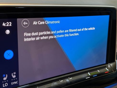 Used 2024 Volkswagen Atlas SEL AWD/4WD image 32
