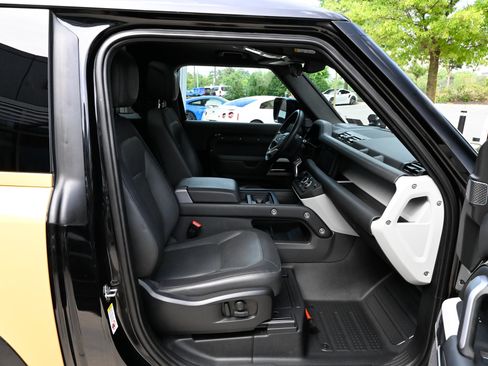 Used 2023 Land Rover Defender 90 X-Dynamic SE AWD/4WD image 43
