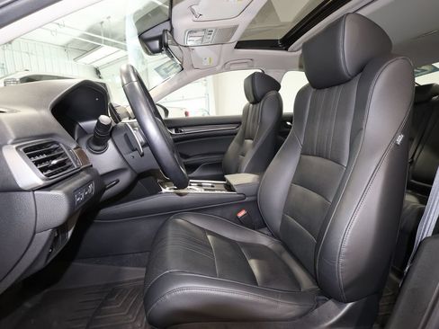 Used 2022 Honda Accord Touring image 23