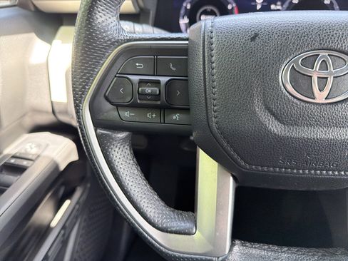 Used 2024 Toyota Tacoma TRD Off-Road AWD/4WD image 19