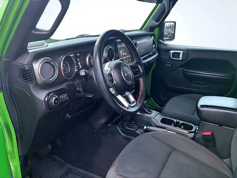 Used 2018 Jeep Wrangler Unlimited Rubicon image 2