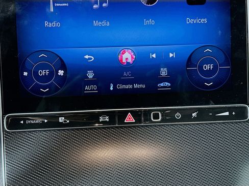 Used 2024 Mercedes-Benz GLC 300 image 23