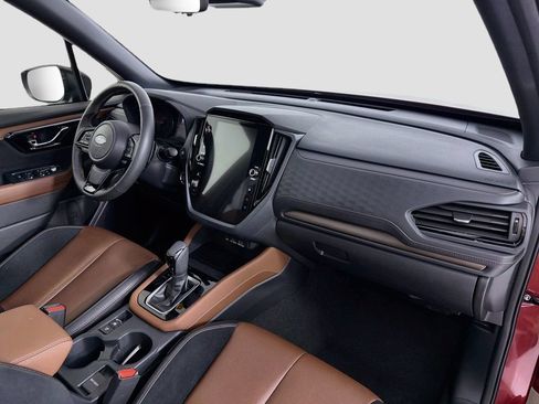 Used 2025 Subaru Forester Touring AWD/4WD image 30