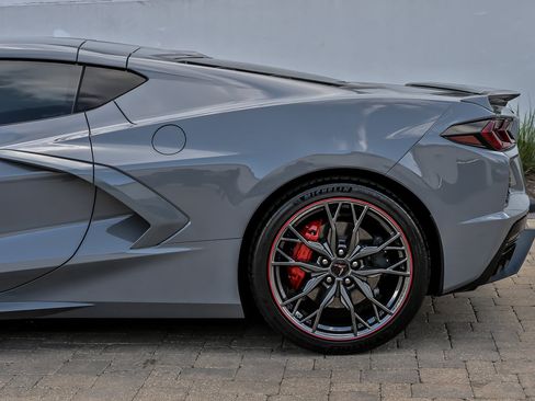 Used 2025 Chevrolet Corvette Stingray Preferred Cpe w/ Stealth Interior Trim Package RWD image 13