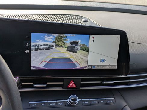 Used 2024 Hyundai Elantra SEL image 25