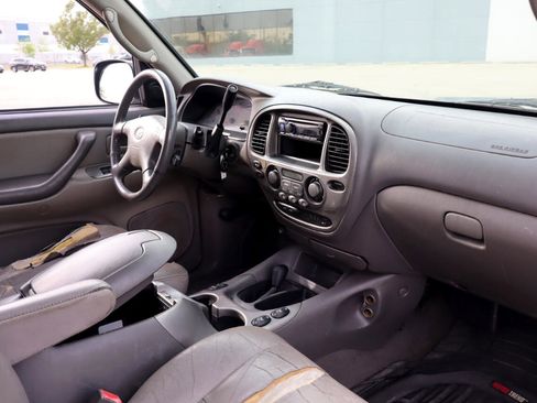 Used 2002 Toyota Sequoia Limited image 29