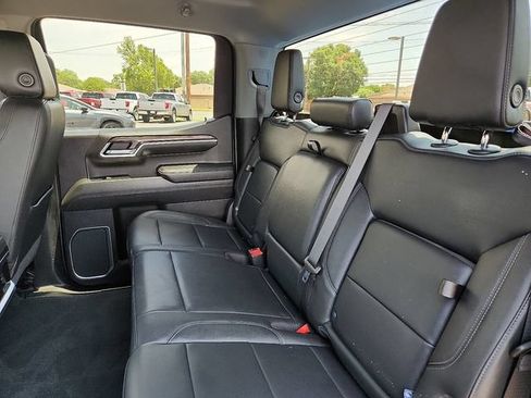 Used 2022 Chevrolet Silverado 1500 LTZ w/ Z71 Off-Road Package AWD/4WD image 11