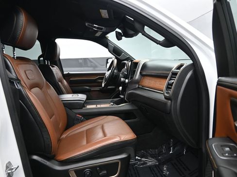 Used 2022 RAM 1500 Limited w/ Body-Colour Bumper Group image 31