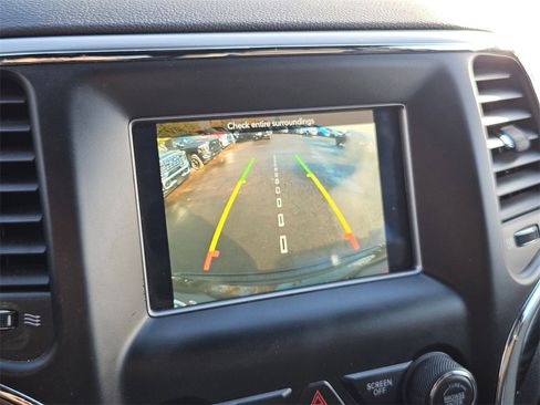 Certified 2020 Jeep Grand Cherokee Laredo w/ Security & Convenience Group image 24