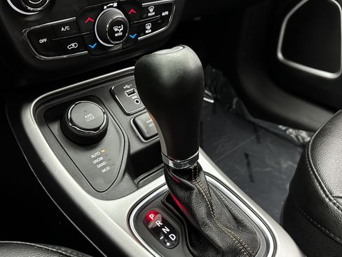 Used 2019 Jeep Compass Latitude w/ Cold Weather Group image 14