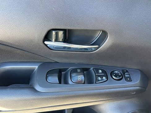 Used 2024 Nissan Kicks SV image 17