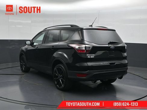 Used 2017 Ford Escape SE w/ Equipment Group 201A AWD/4WD image 8