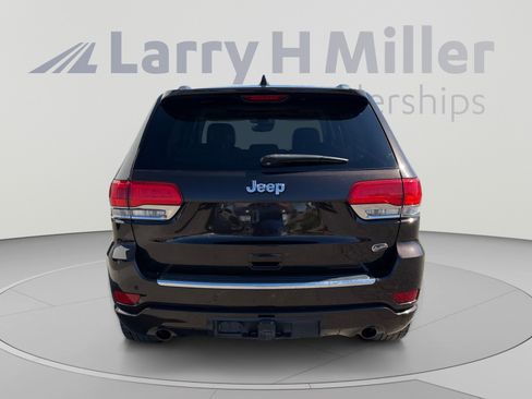 Used 2017 Jeep Grand Cherokee Overland w/ Jeep Active Safety Group RWD image 4