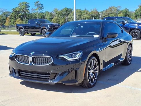 Used 2025 BMW 230i Coupe w/ Premium Package image 9