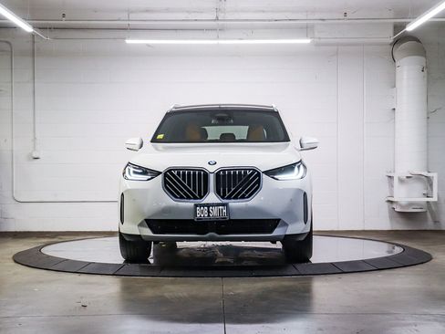 Used 2025 BMW X3 xDrive30i w/ Convenience Package AWD/4WD image 2