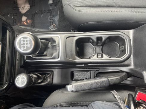 Used 2020 Jeep Wrangler Unlimited Sport image 21