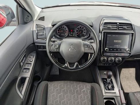 Used 2025 Mitsubishi Outlander Sport LE AWD/4WD image 15