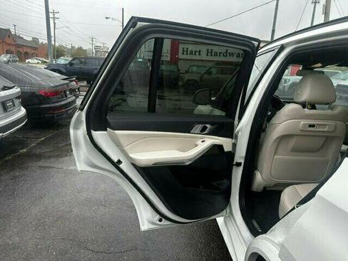 Used 2020 BMW X5 xDrive40i w/ M Sport Package image 12