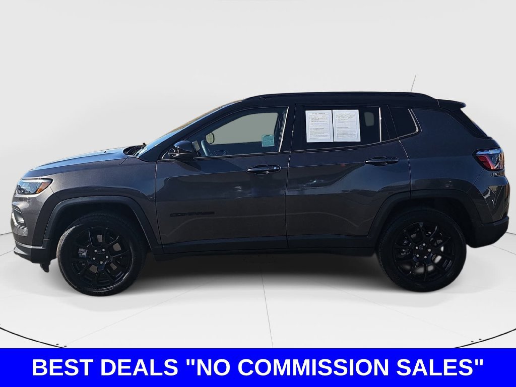 Used 2023 Jeep Compass Latitude w/ Sun and Sound Group AWD/4WD image 6