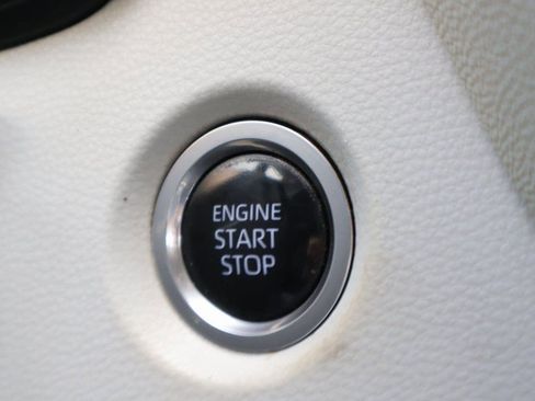 Used 2020 Toyota Corolla SE w/ SE Premium Package image 33