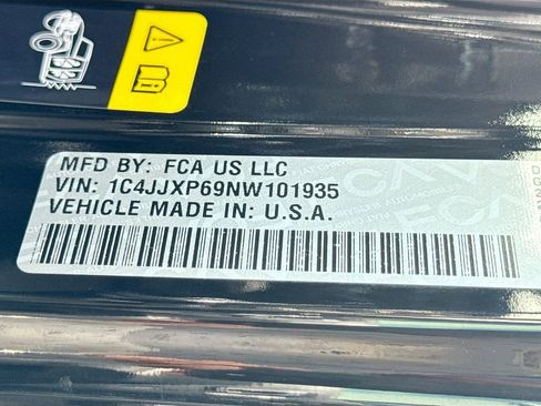 Used 2022 Jeep Wrangler Unlimited Sahara image 41